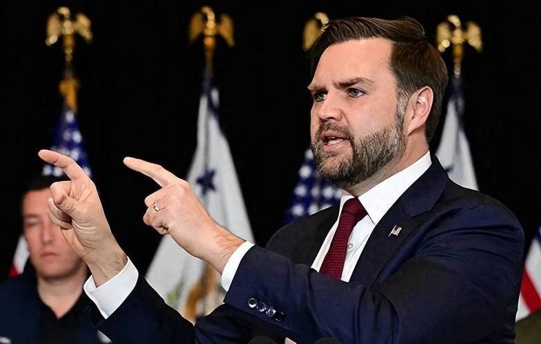 特朗普身边两个“猪队友”实在不给力，后续结局恐怕不乐观。一个是副总统万斯，一个是