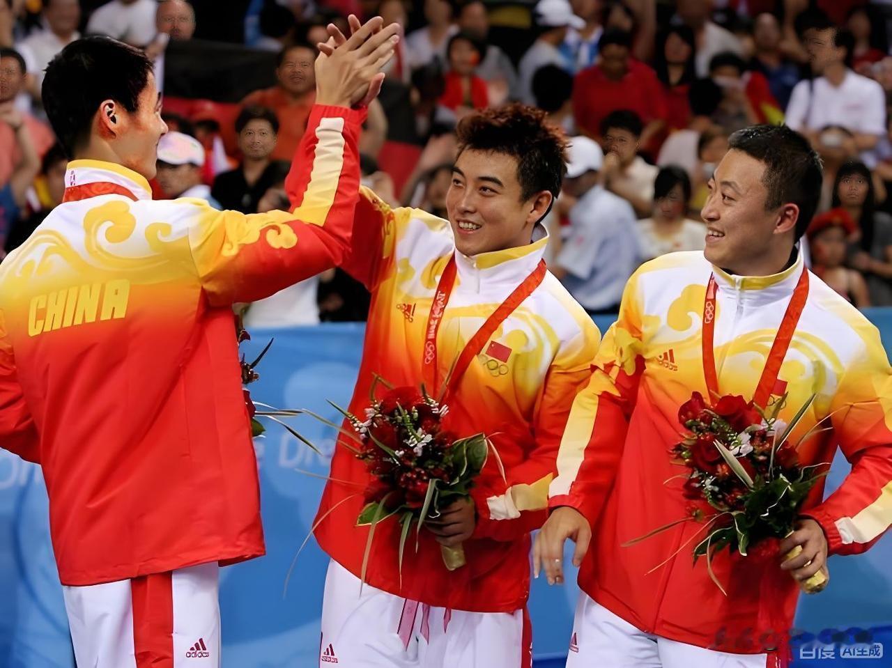 就算是仅看到运动员的背影，也能一眼把他认出来的 ，才是真正的球迷。
和王皓击掌欢