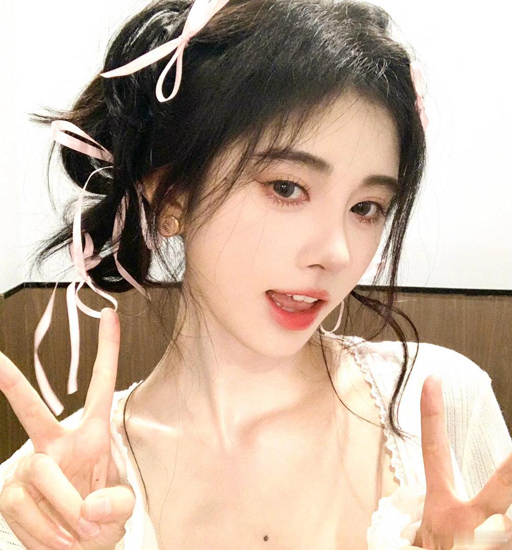 jjy鞠婧祎jjy鞠婧祎阿黛你是海平线的终点是我愿意披星戴月去爱的人