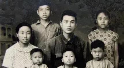 1937年四行仓库一战，“八百壮士”用四百余血肉之躯筑起民族脊梁，而杨养正从战场