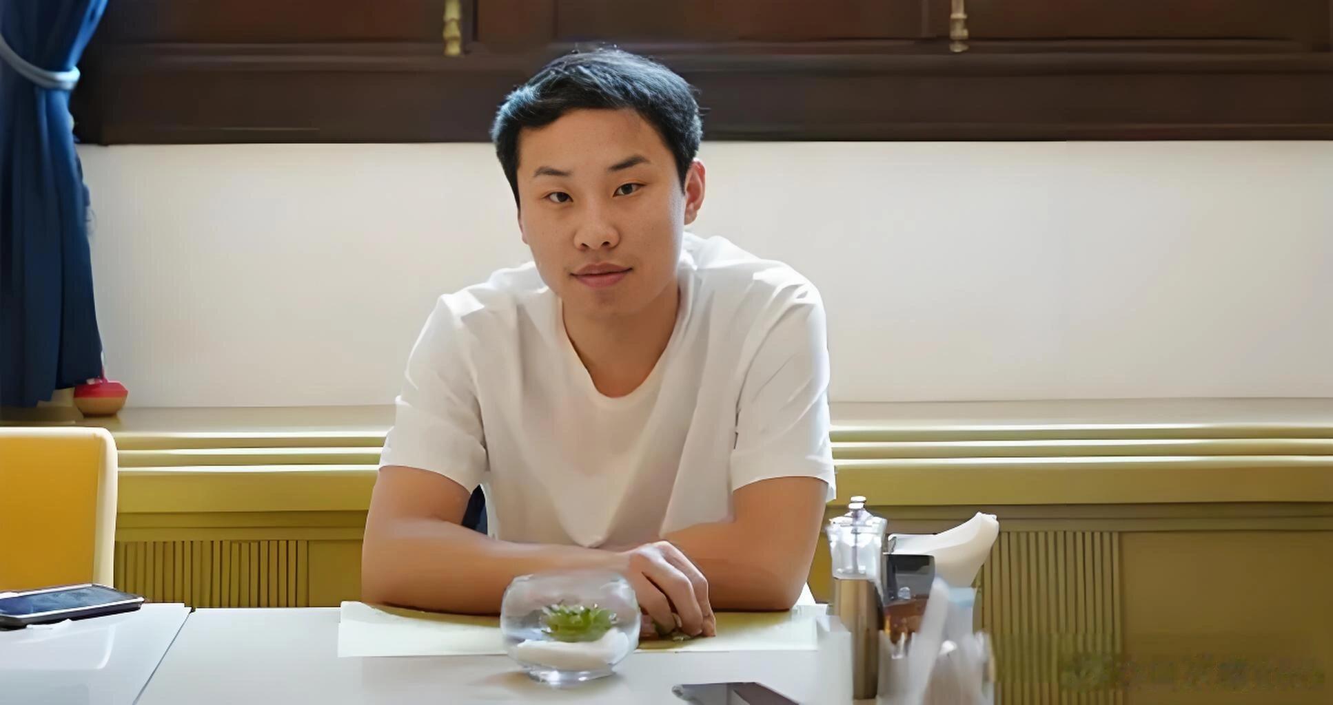 徐志胜说苏醒是输醒自己是制胜苏醒是输醒徐志胜是制胜面对调侃丝毫不落下风，玩梗的节