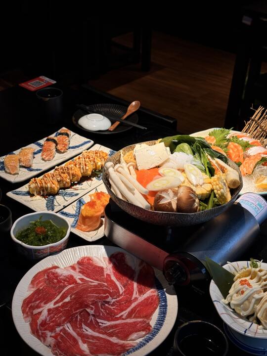 绍兴上大路的一家小小日料店，我们13岁啦