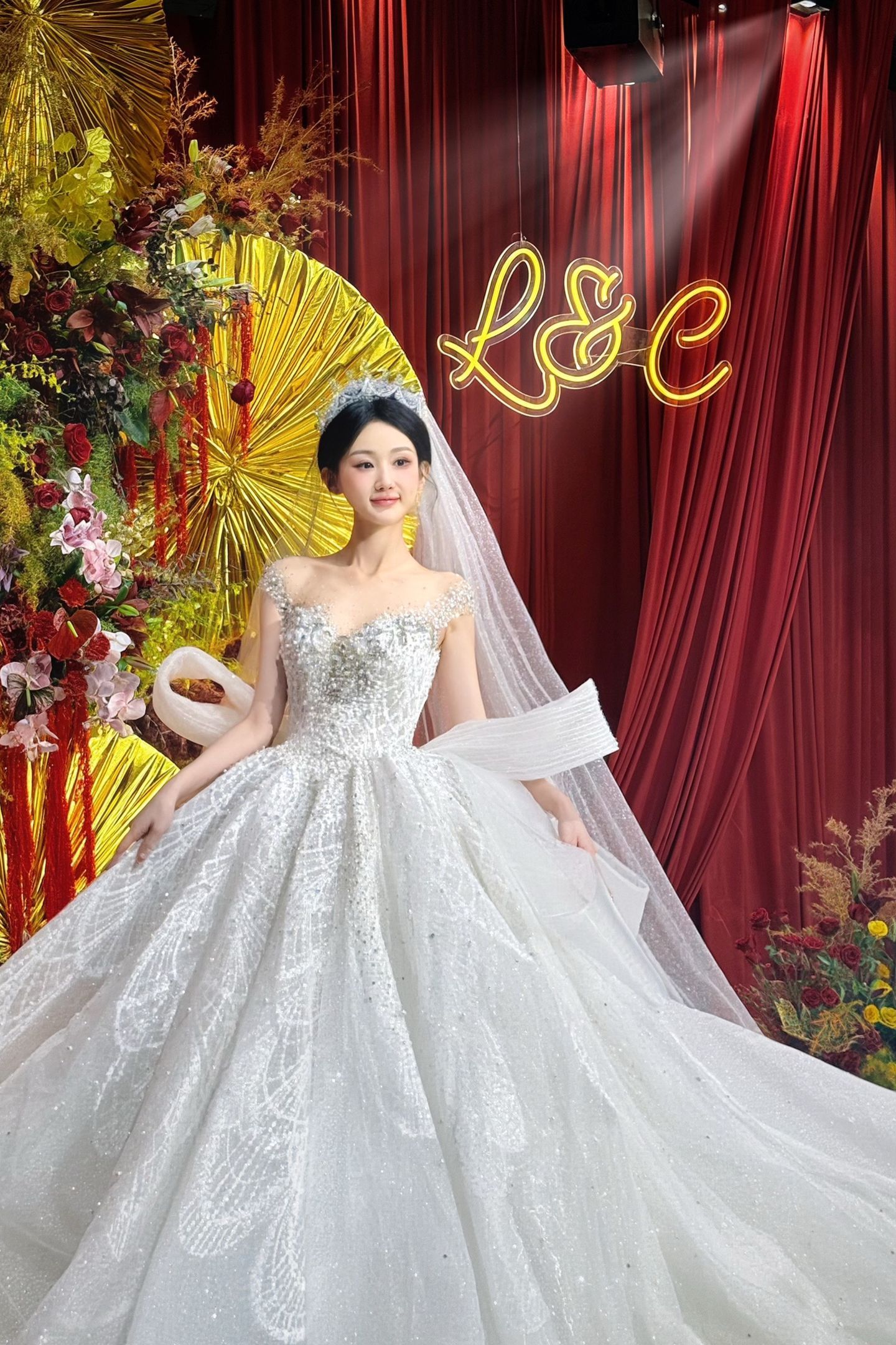 再看一遍陈雪凝Louis结婚的照片，感觉好甜~陈雪凝和Louis感情好好啊，在音