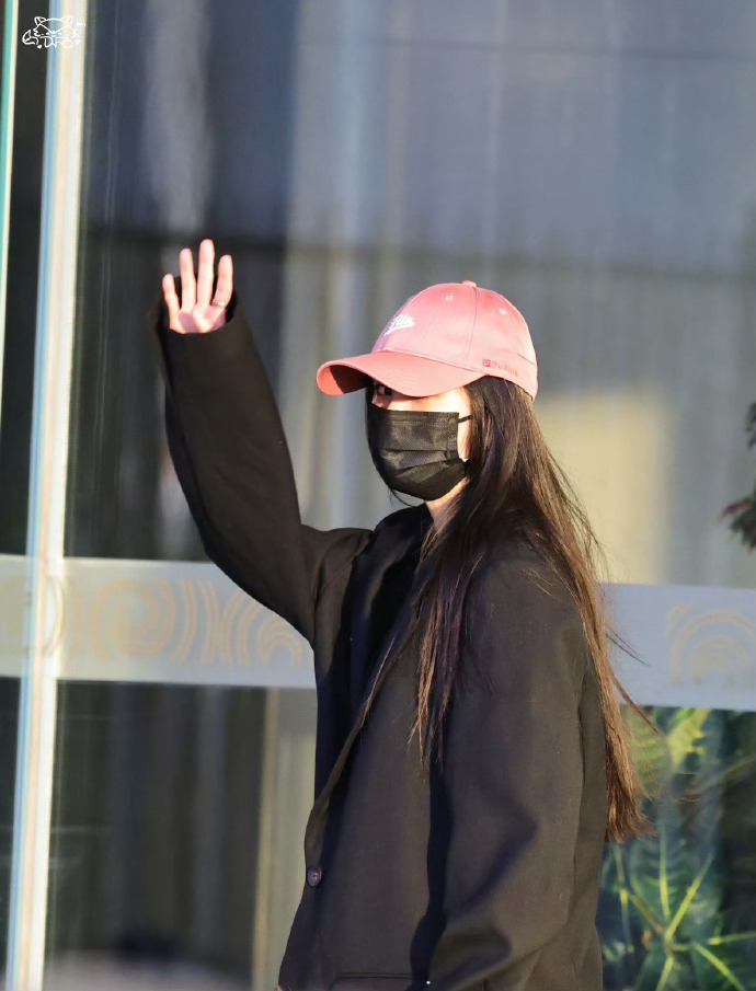 杨幂江山大同出发进组 杨幂江山大同出发进组，化身冯太后演绎巾帼风采，平城时期汉女