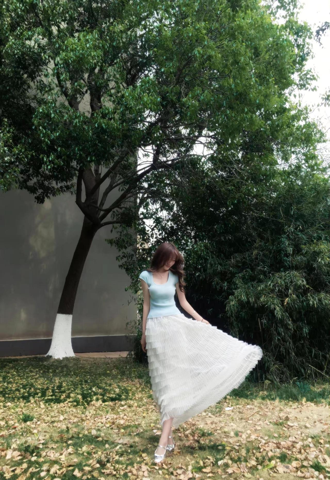 我想 自己这一页 应该是明媚自由 步履生花 我细数 我珍重