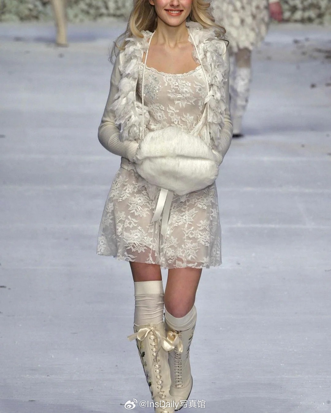 Blugirl 2004 FW | 冰雪少女的凛冽童话 ​​​