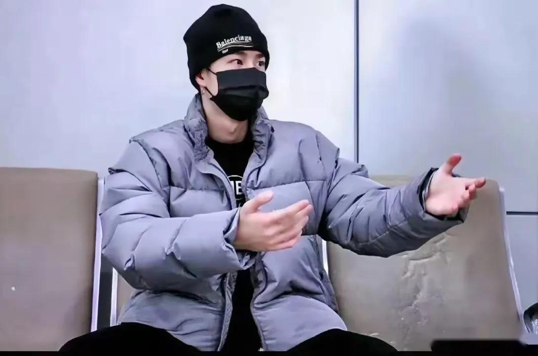 来吧！福利到了，给你个早晨的拥抱吧！愿你心情美美哒！💚