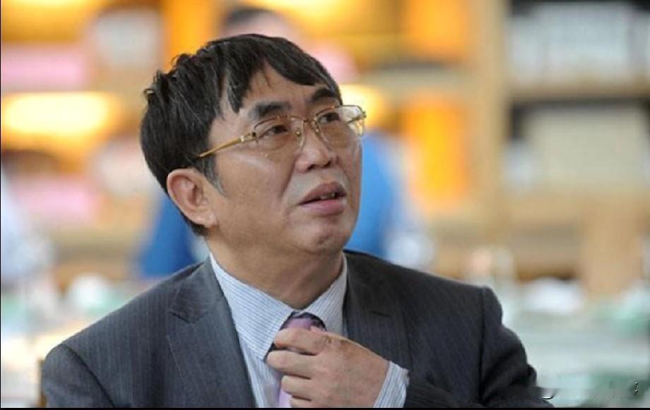 聂卫平这辈子唯一一次为钱低头，是为了徒弟的房子。
接到常昊父亲的电话时，聂卫平刚