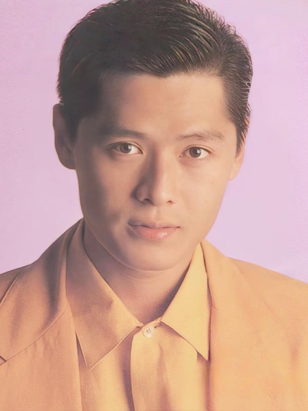 李南星好帅，眼底藏星光。