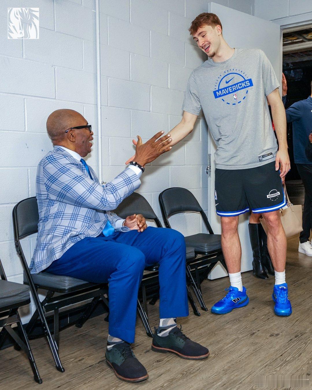 MFFL 弗拉格今天砍下49分，刷新了我牛队史的新秀单场得分记录。他超越的正是今