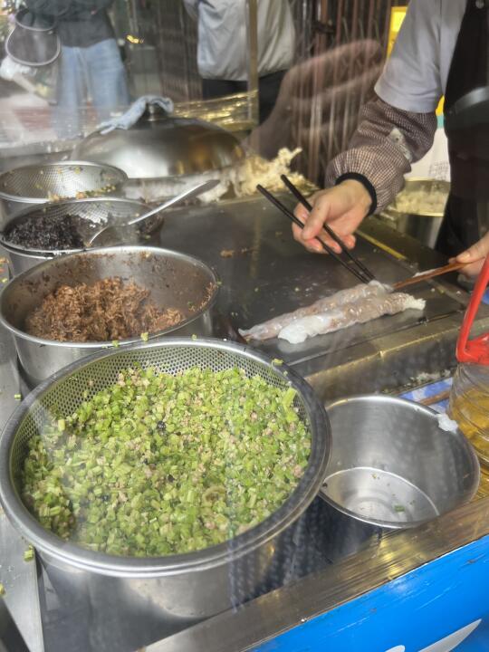 来昆明第一天，觉得最好吃的还是这家小卷粉