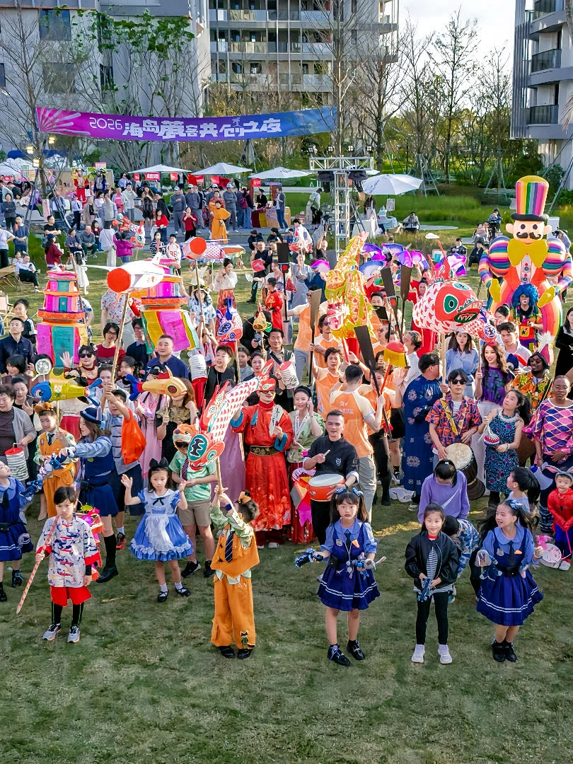 我在海口提前过年啦🎉麓岛年味市集太绝了🎊 朋友们！今天误入海口江东...