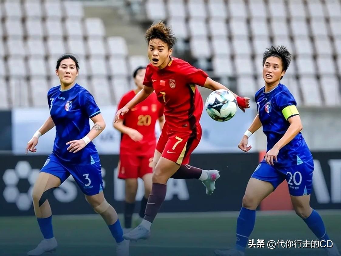 13:00..."海峡德比"准时开踢!
不分红与蓝，一起加油。
踢快乐足球，让国