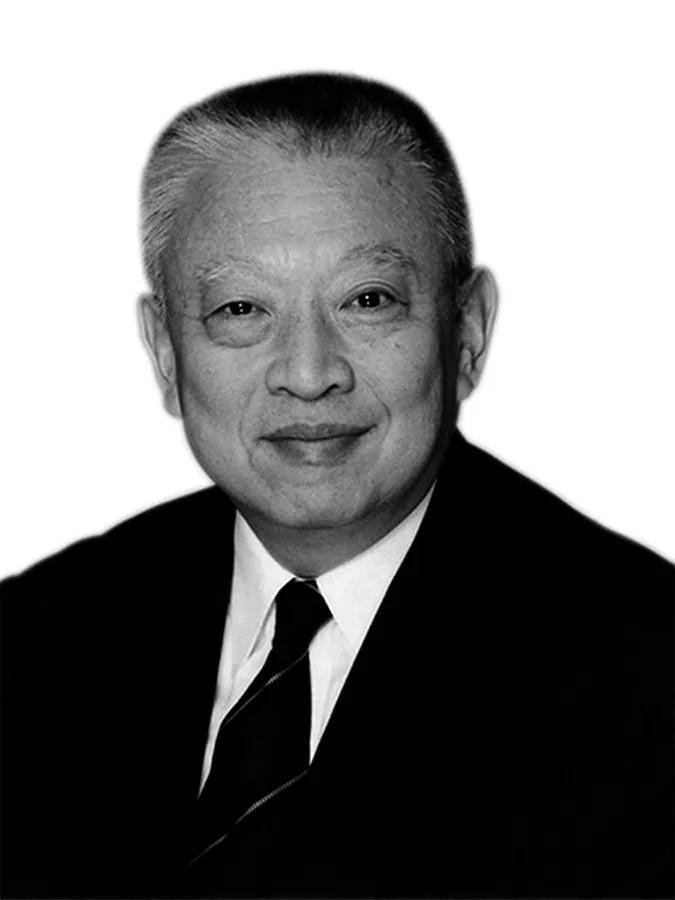 香港特区首任行政长官董建华逝世，享年89岁。香港首任特首董建华逝世 ​​​