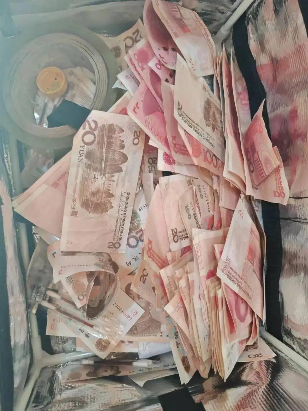 日前，北京警方在工作中发现一笔奇怪的交易，交易中涉及一张假币母版的图片，警方判断