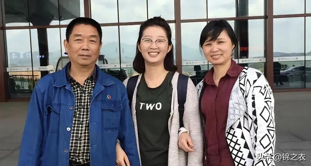 章莹颖父母的现状真的是好可怜，所以这个时候我真的觉得江歌妈妈至少可以一直咬着刘鑫