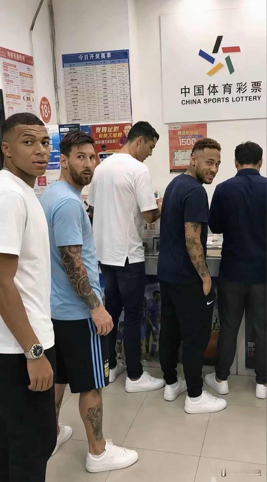 离谱
真的是自从有了AI
真的网上的东西不知道真假
你说他会买自己赢吗
AI造假