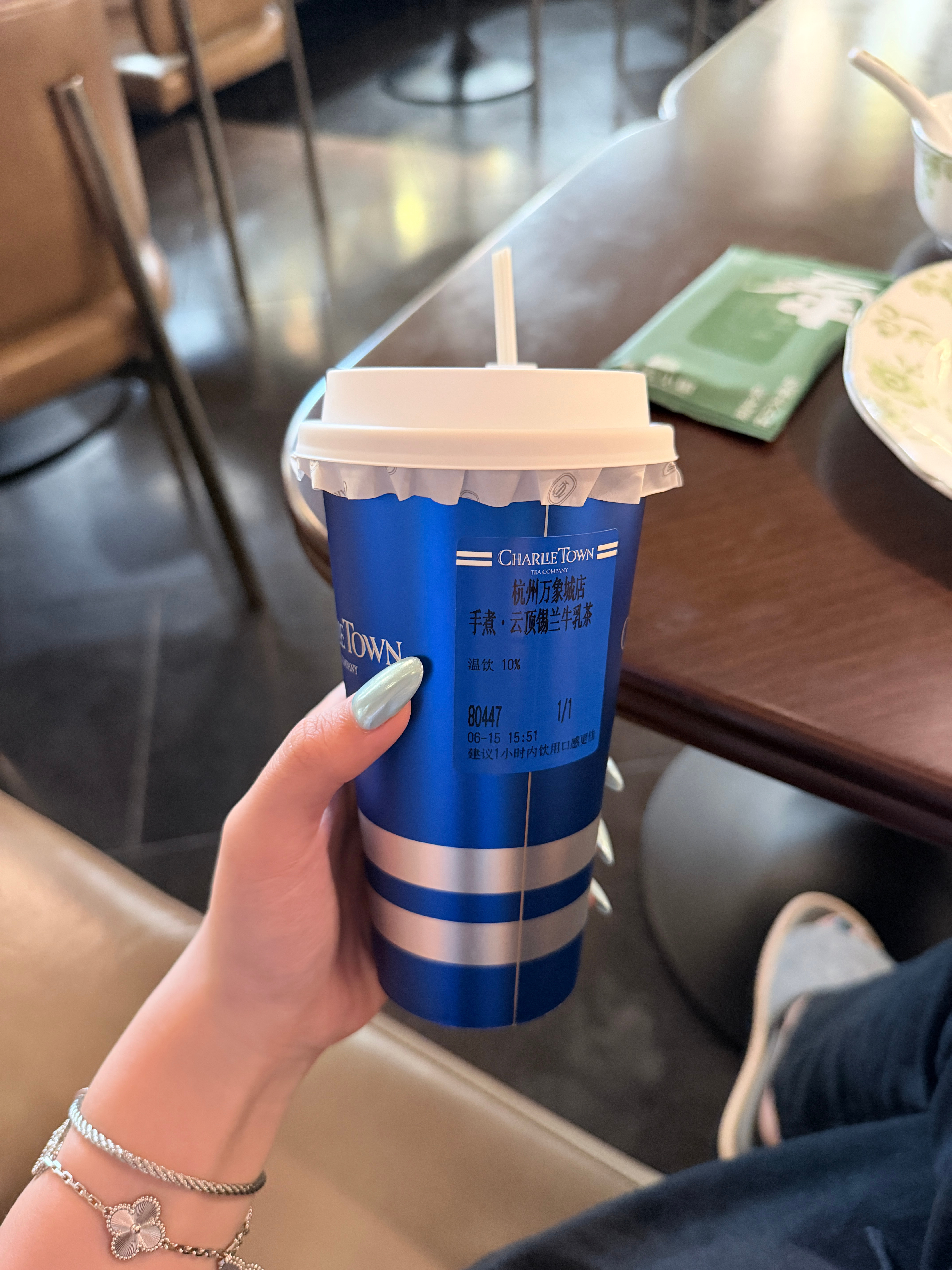 忌口一个多月没喝奶茶了，咋那么好喝啊奶茶