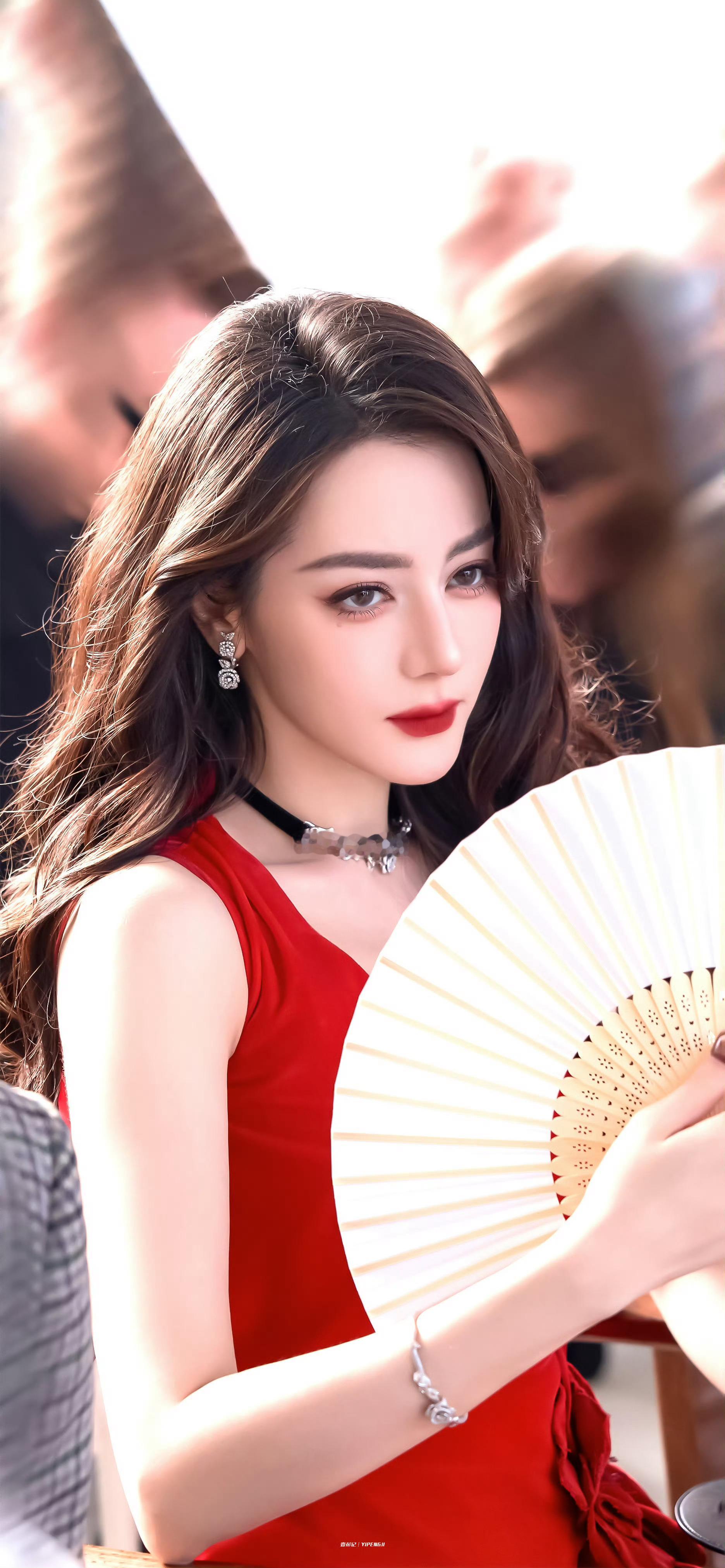 曝VOGUE盛典集齐了四大流量花是实力与流量并存的迪丽热巴[哇]暑假第一☝🏻爆