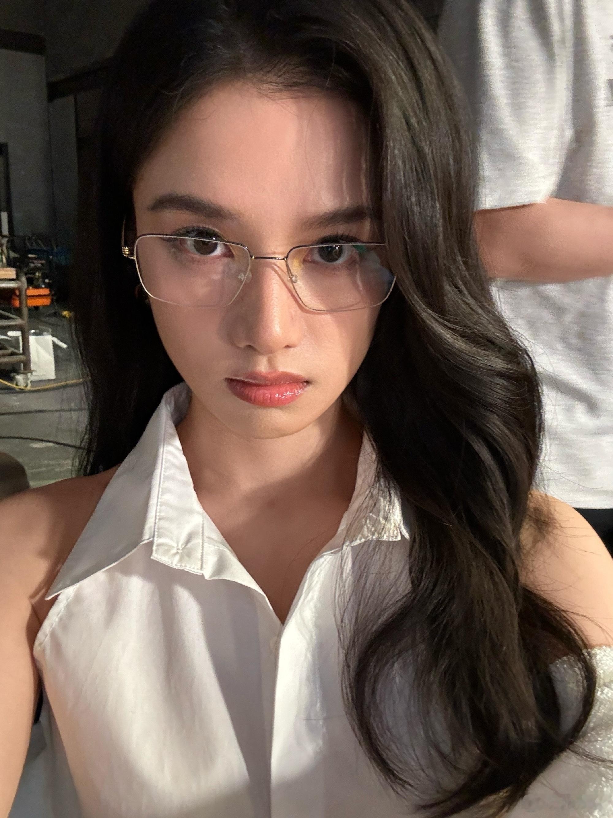 张婧仪你很麻辣女教师辣[舔屏][舔屏][舔屏] ​​​