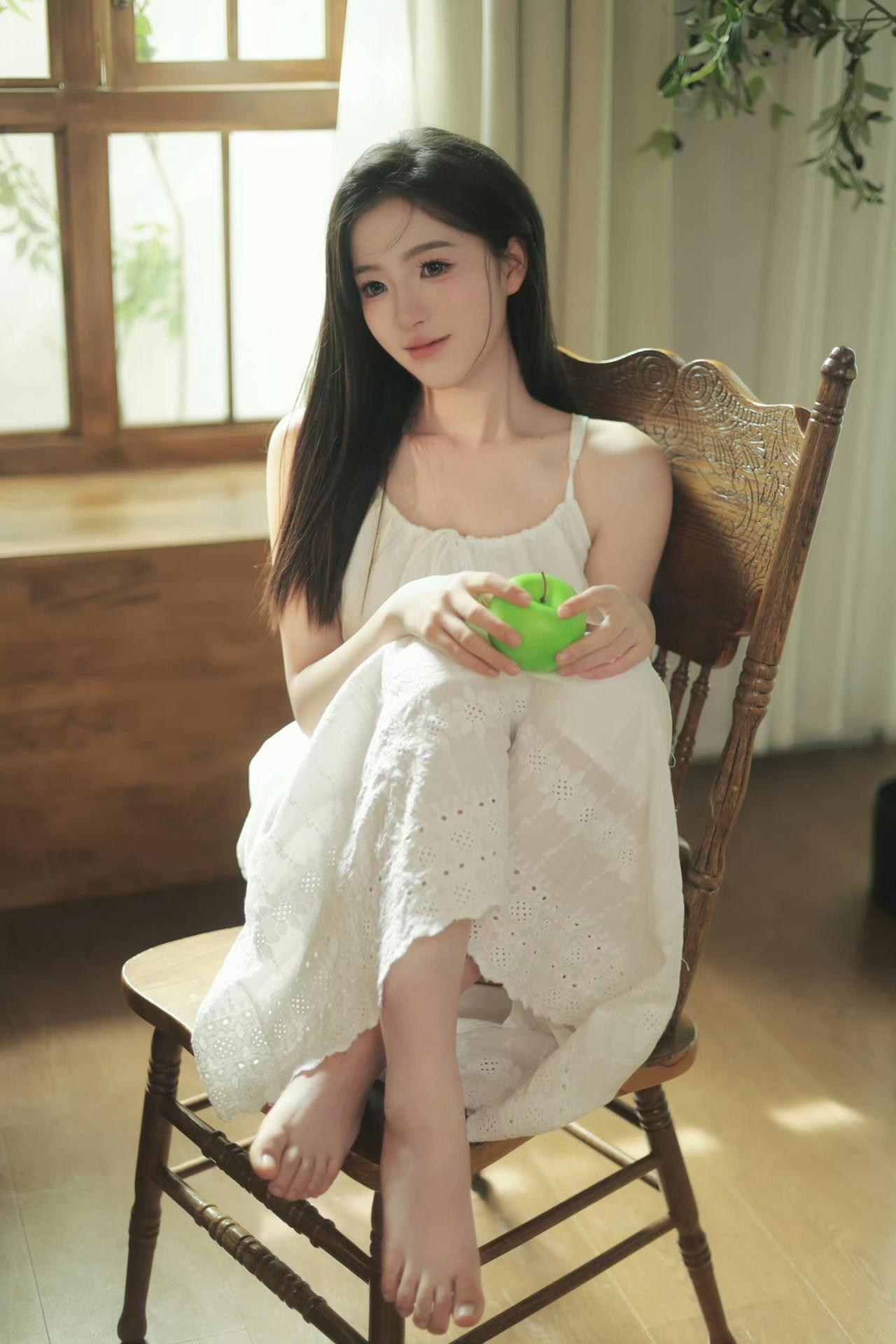 少女摄影|NO.0199期
清纯少女午后小憩
清纯甜美的样子漂亮吗