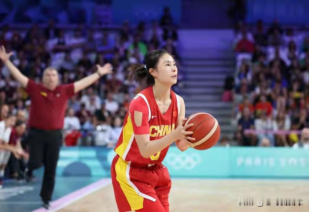中国女篮老将王思雨真是不可或缺！尽管今天中国女篮在热身赛中以74：76输给了澳大