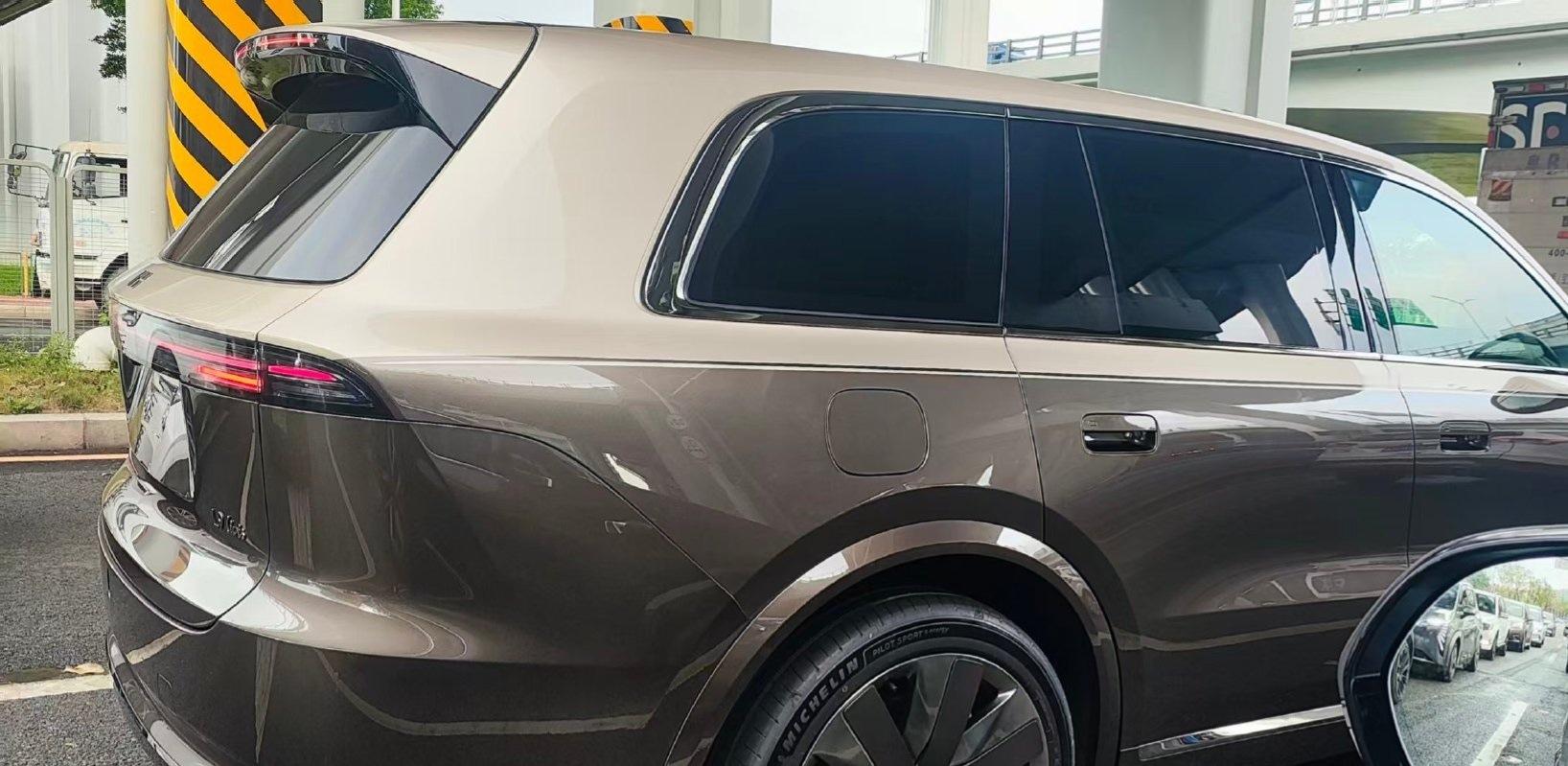 理想全新L9车尾折线是点睛之笔，让屁股看着好干练精神