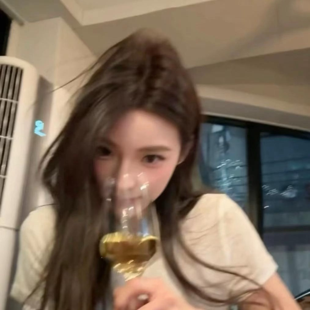 他跟你想的不一样 是你的预设崩了 不是他的人设崩了 到头来还是要偿还自己擅自期待