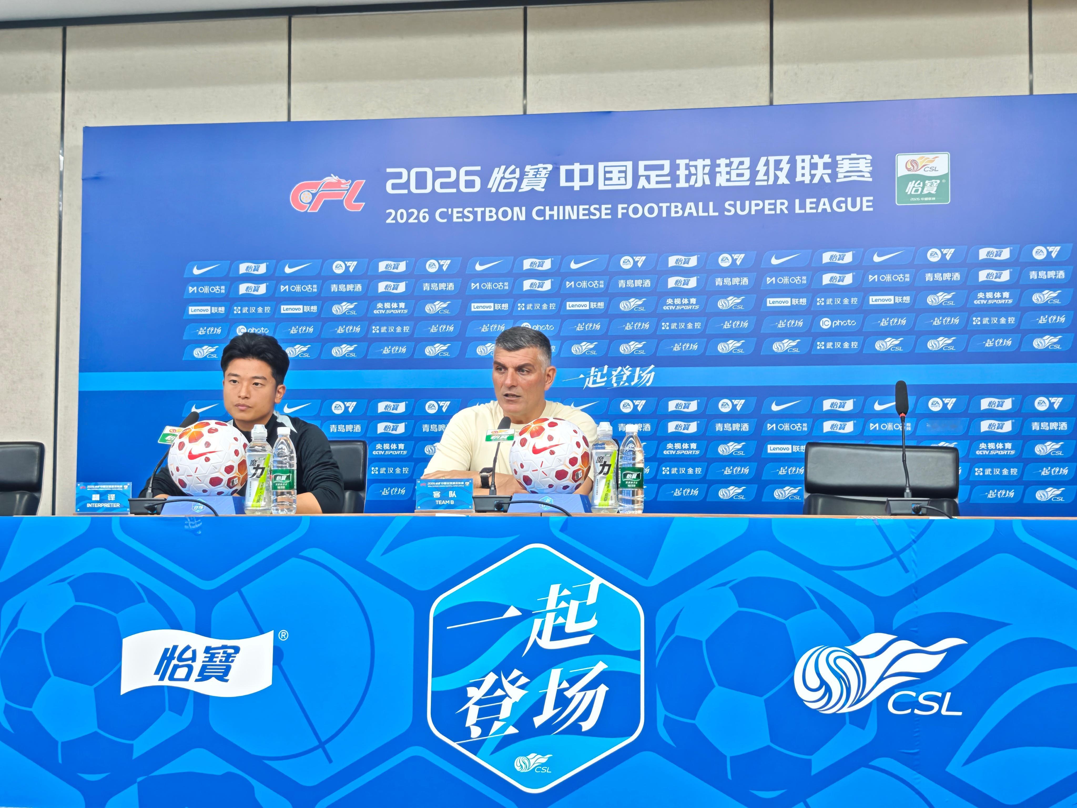 三镇0比1成都赛后，成都主帅阿洛伊西：打了一场狠坚硬的比赛，前半场犯规太多，尾声