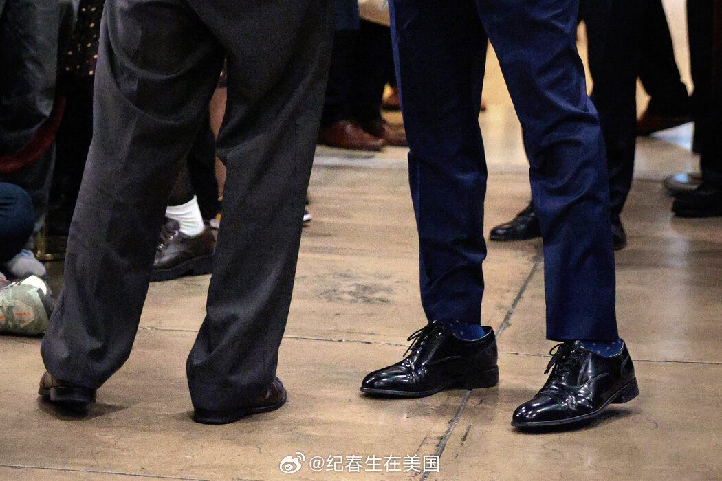 转一篇<纽约时报>翻译好的文章：特朗普政府的男性为何都爱“穿大鞋”？记者：Jac