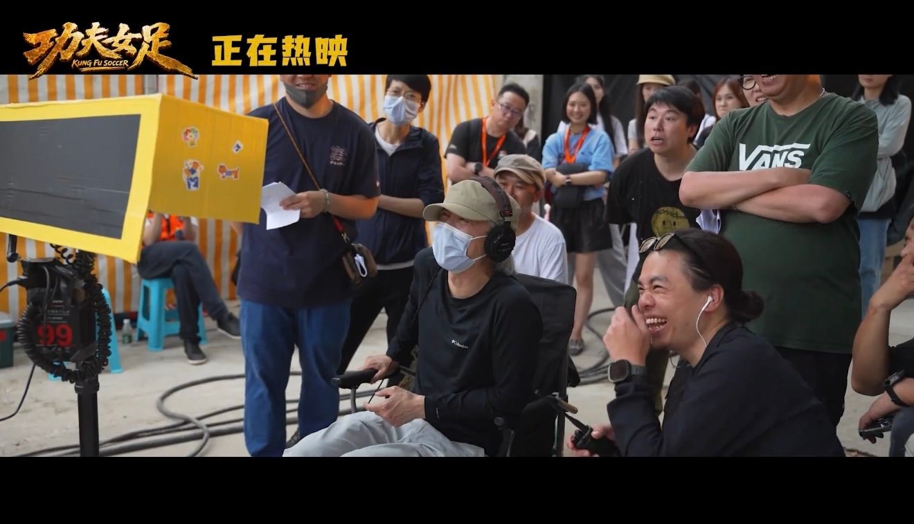 功夫女足童年老朋友情怀特辑 周星驰在很多人心里有着无可替代的位置，年少时刷遍他所