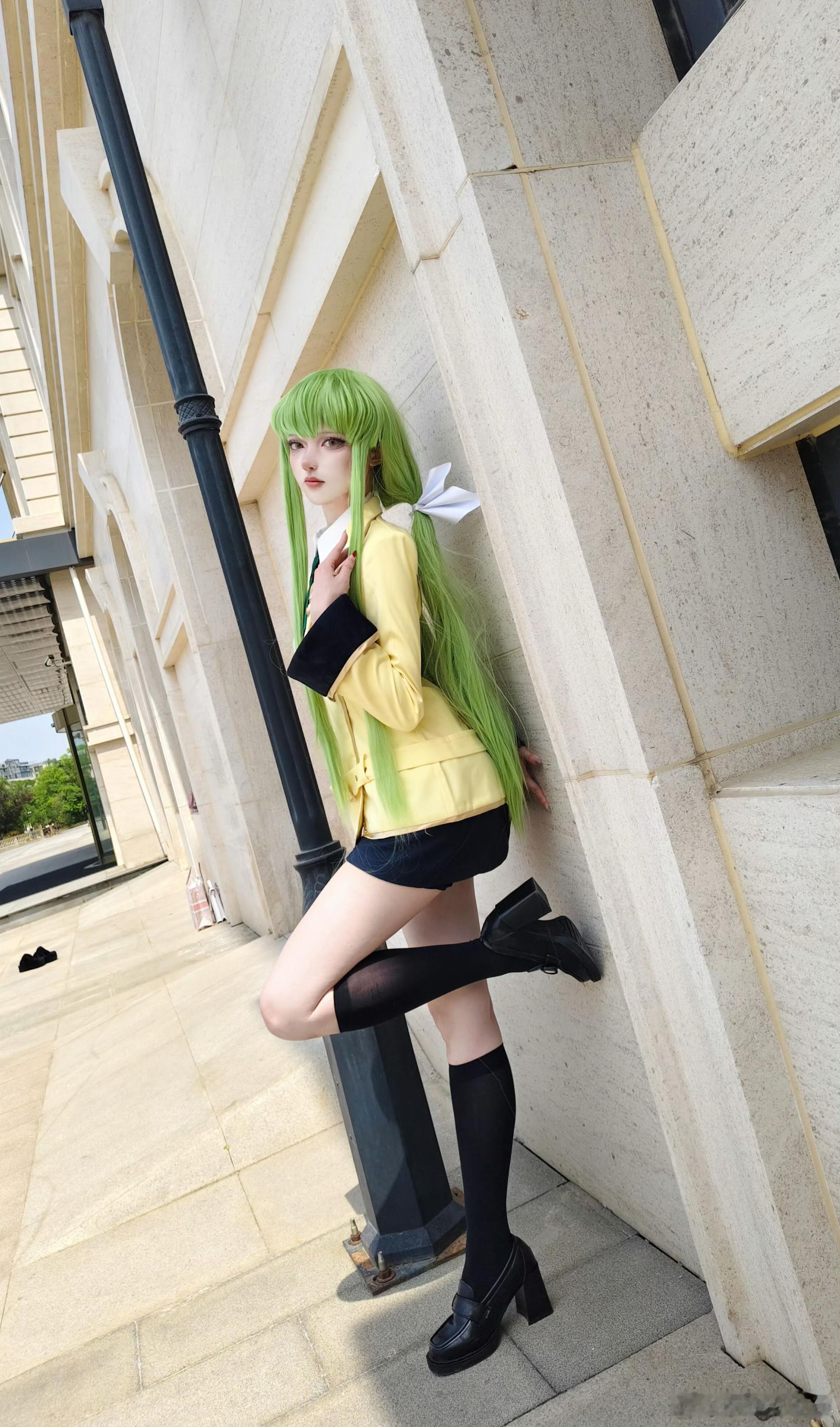 反叛的鲁鲁修[超话]c.c.cos 顶着掉血buff一天跑三地方拍三套[酷][酷