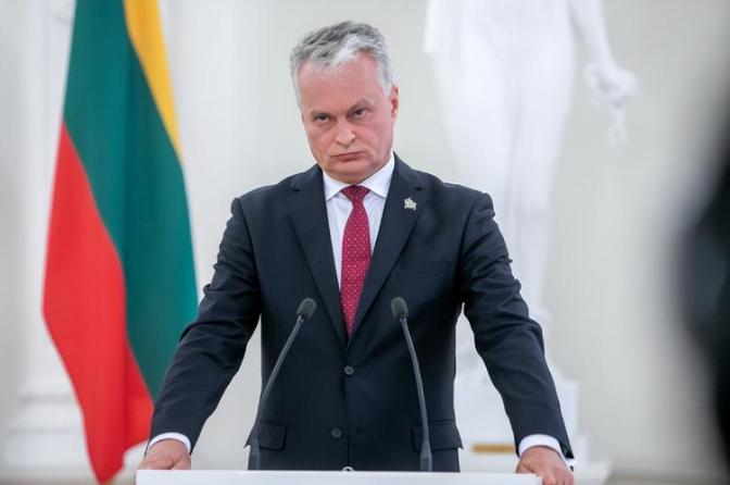 新加坡前国会议员吴俊刚，发文指出：过去四年来，中国断绝和立陶宛的外交和经贸往来，