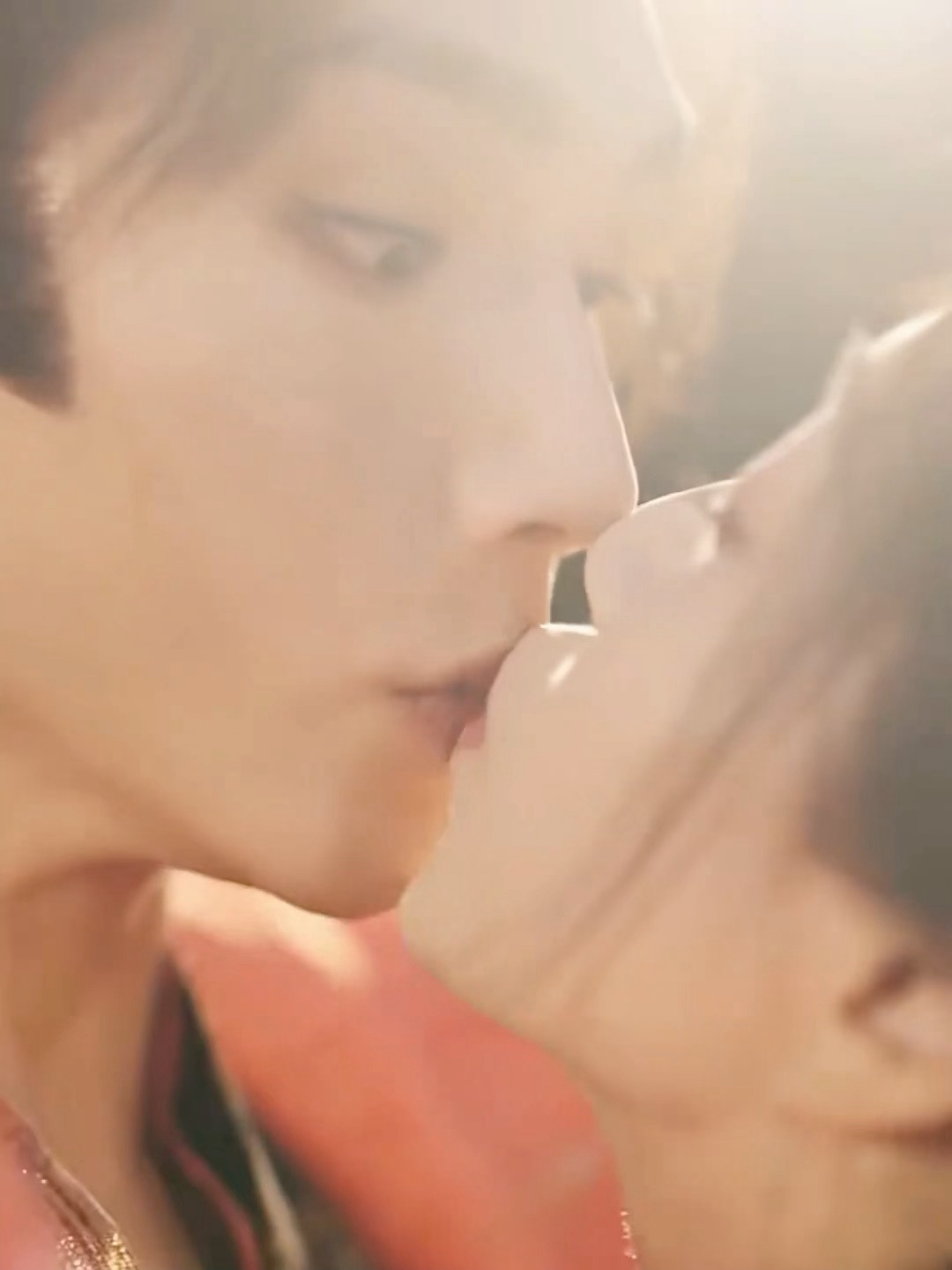 金妤良缘  这段董玥妤亲的时候金玄雨嘴已经撅出二里地了 