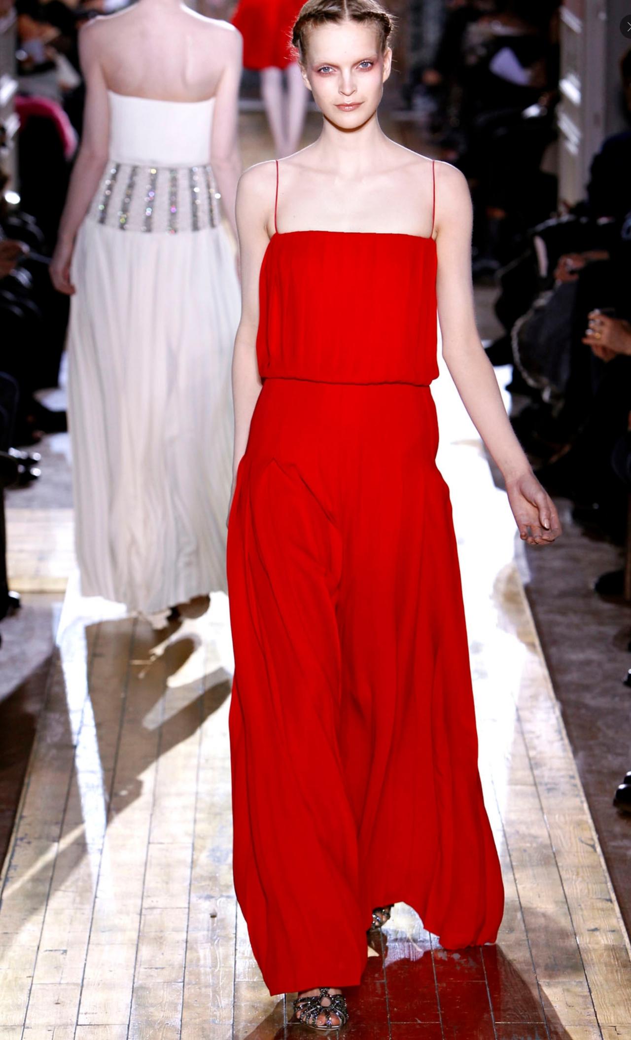 秀场回顾 | Valentino2011春夏高定系列
梦回复古宫廷，解锁古典高定