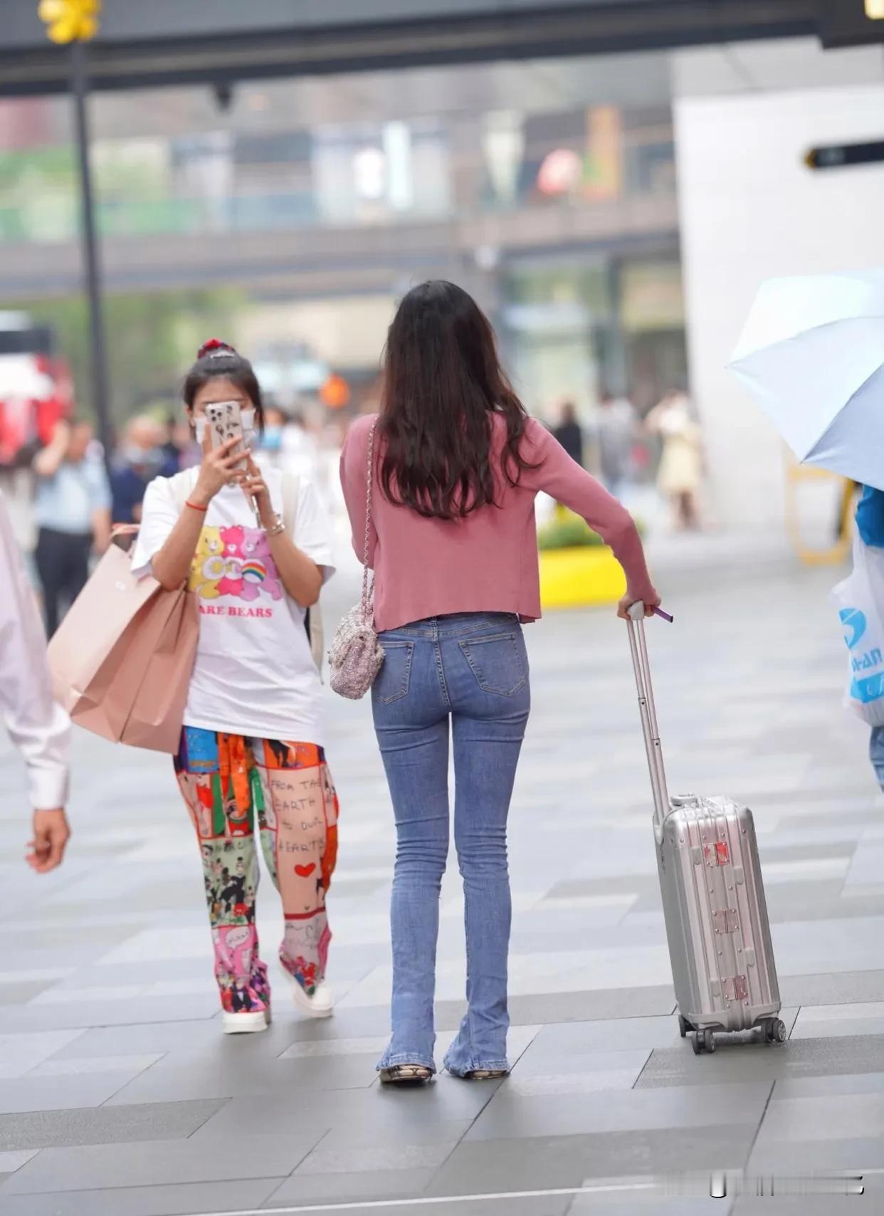 同学叙述:结婚到底对还是不对，好还是不好，目前24岁，大学毕业，与男友恋爱3年多