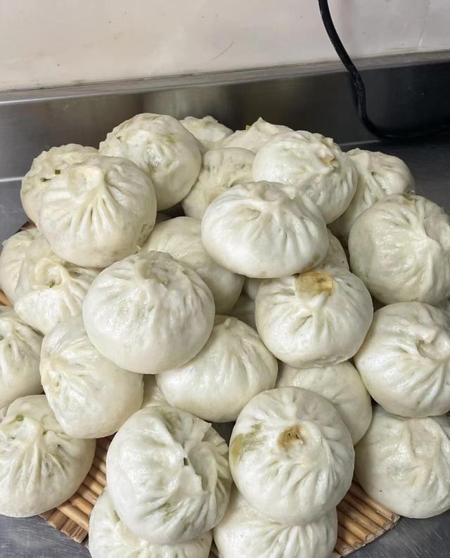 二嫂大热天包了三十个包子，结果婆婆全送大嫂了，直接开撕！原来二嫂辛苦一晚上，全家