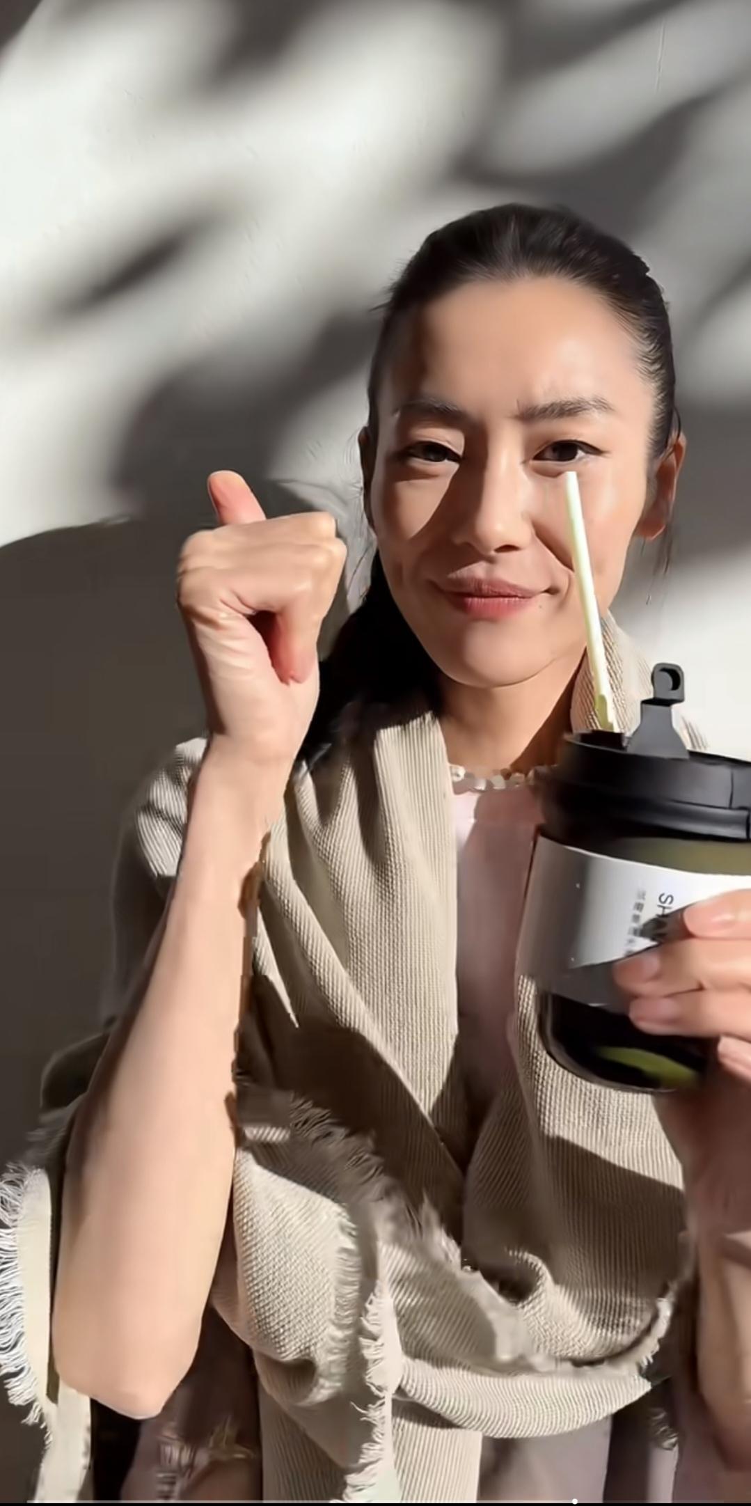 除了脸有点长，气质真的没得说。