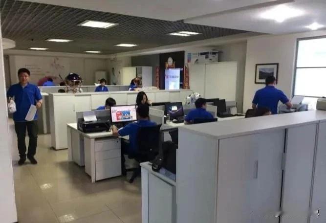 今天招聘HR通过电话背调了一个拟录用的工程师，感慨说小公司背调虽然随意，但是你也