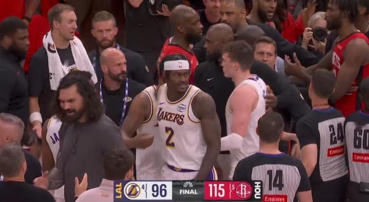 【火箭湖人赛后一片混乱 斯玛特伊森等人还在吵架】火箭主场大胜湖人扳回一城，总比分