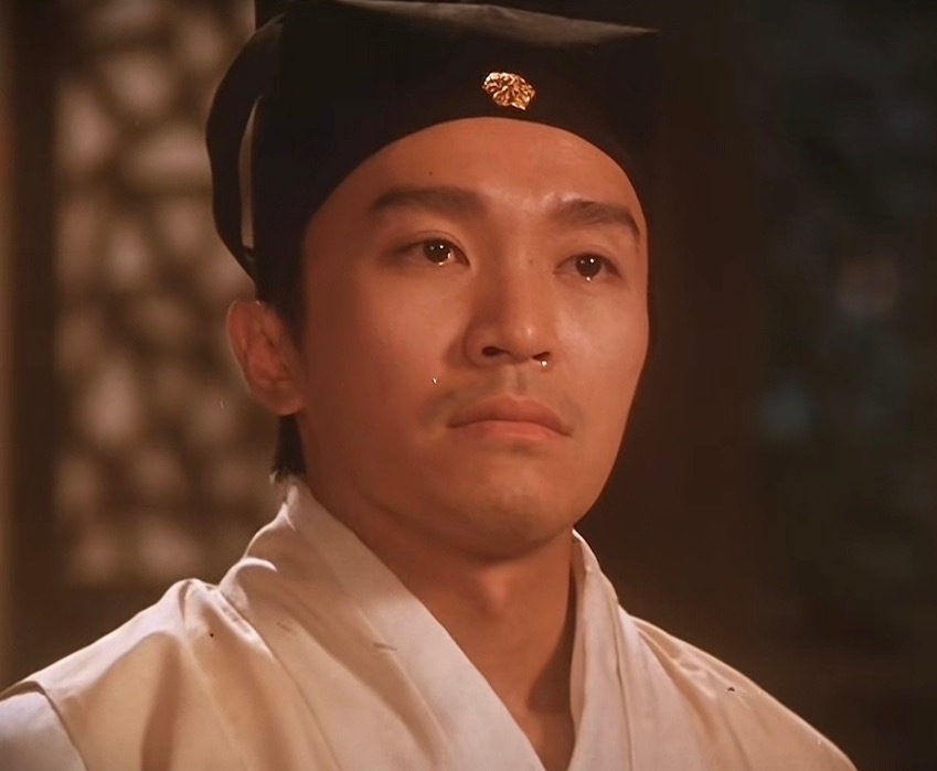 我最近成天想，我也五十岁了，剩下二三十年，我得换一个活法。比如再考一遍大学，跟年