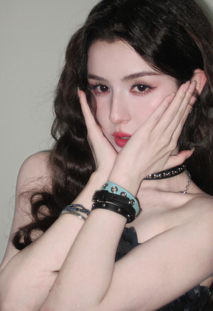 哈妮克孜待播居然有十部哈妮克孜也开始题海战术了妥妥存货大户！哈妮克孜手握十部待播