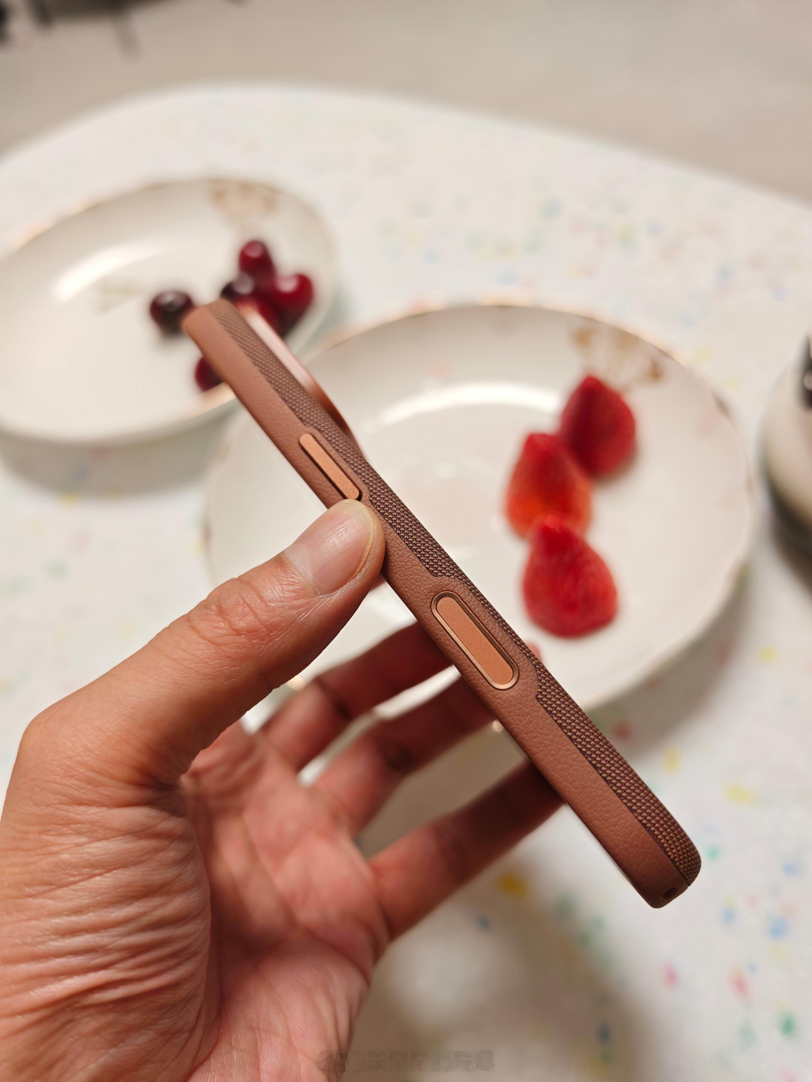 iPhone没有一个按键是多余的iPhone这个拍照按键虽然体验不错，但实用性真