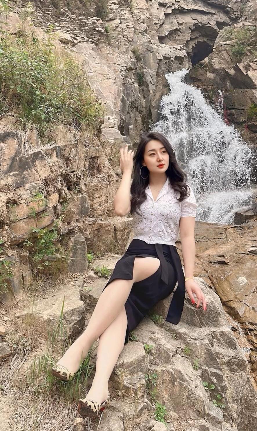 山风裹温柔，人比瀑布更生动～