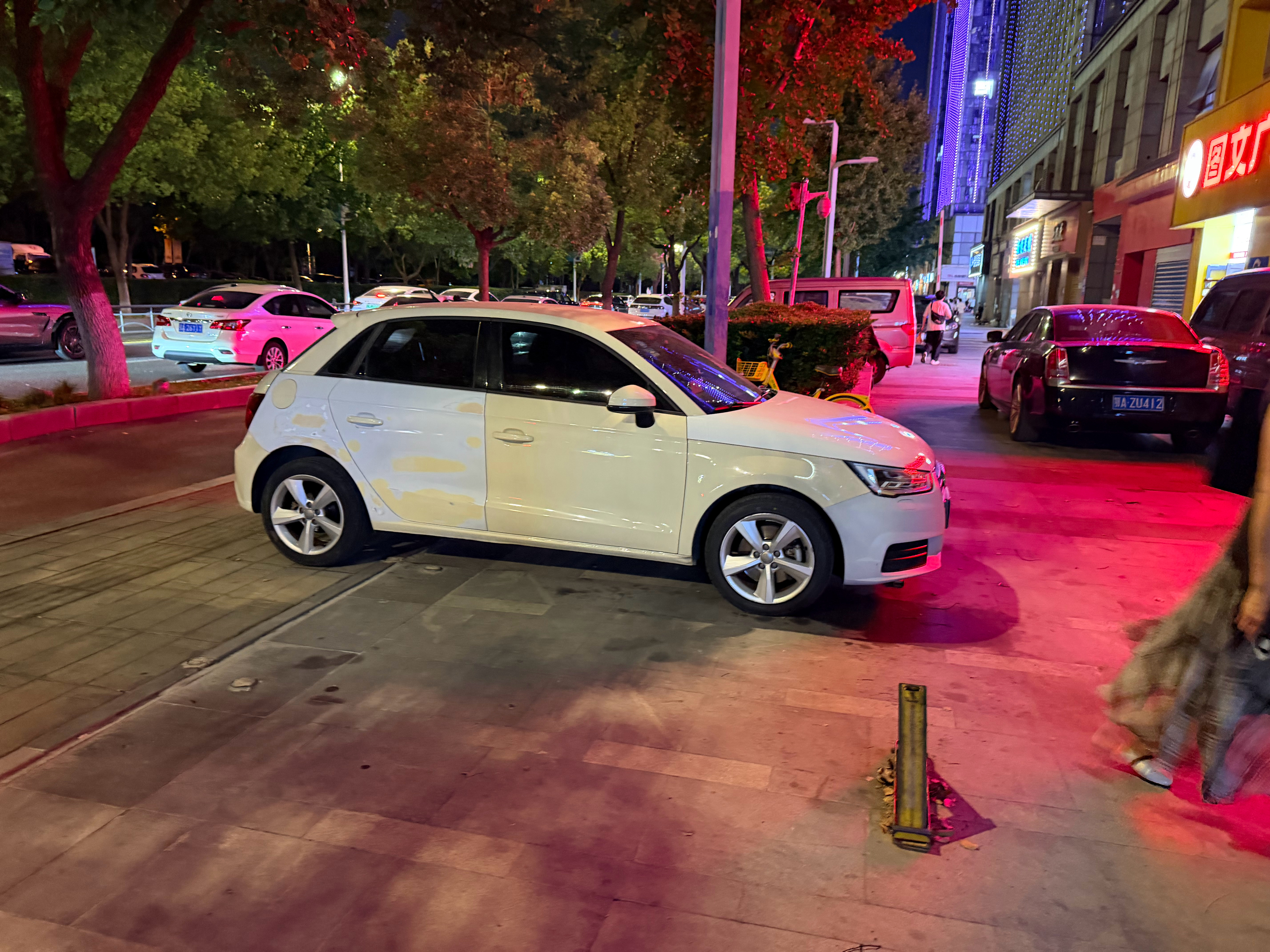 这玩意儿是不是炒的价格很高？现在燃油fiat 500 最后清仓价9万了 