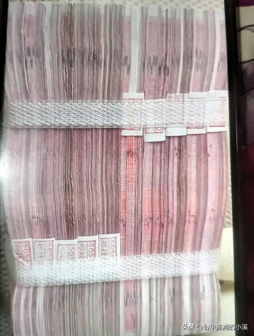 存钱真的别死磕一家银行！
今天刚操作完，
多赚利息还领了一堆家用好物。
普通人的