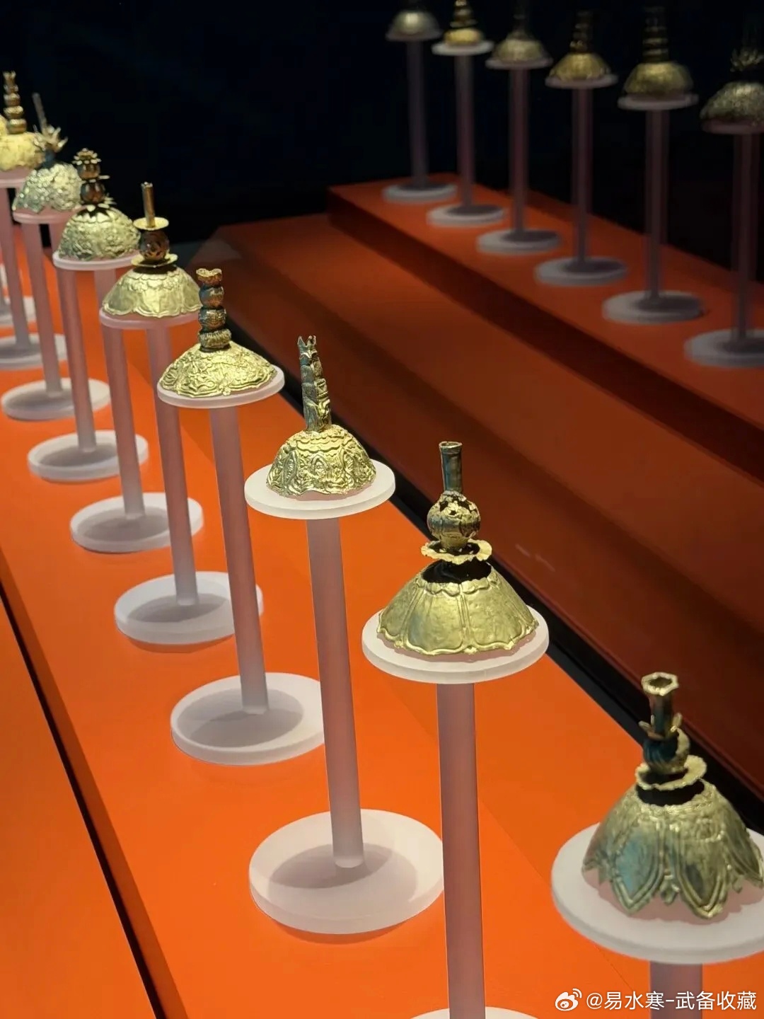 文物文物历史金帽顶江口沉银博物馆展出的明代金帽顶 