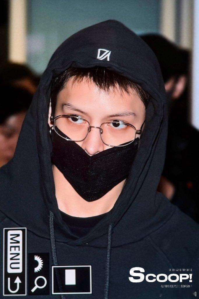 赵雨凡JAMES  🦅 每日一善 希望，如同黑暗中的一盏明灯，照亮我们锦绣的前