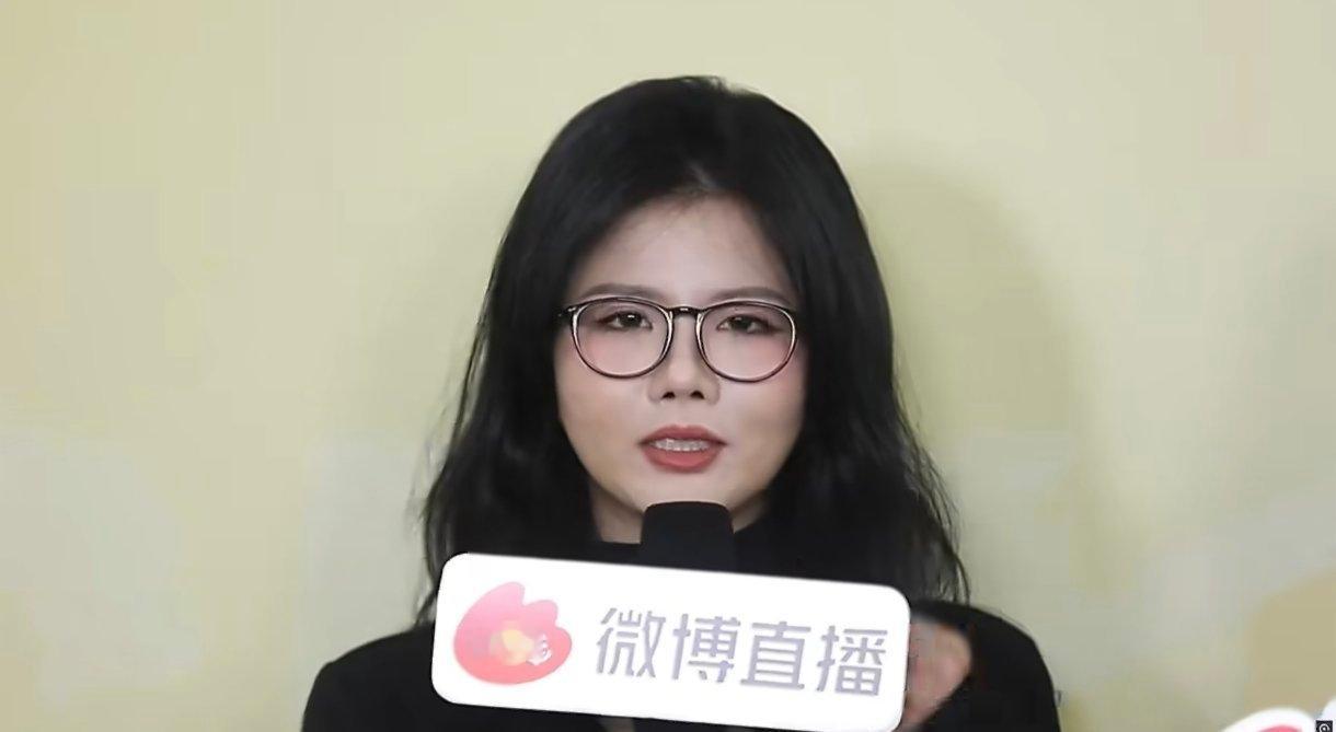 初代脱口秀演员获赵晓卉鼓励脱口秀和Ta的朋友们温柔永远是脱口秀圈的底色，赵晓卉即