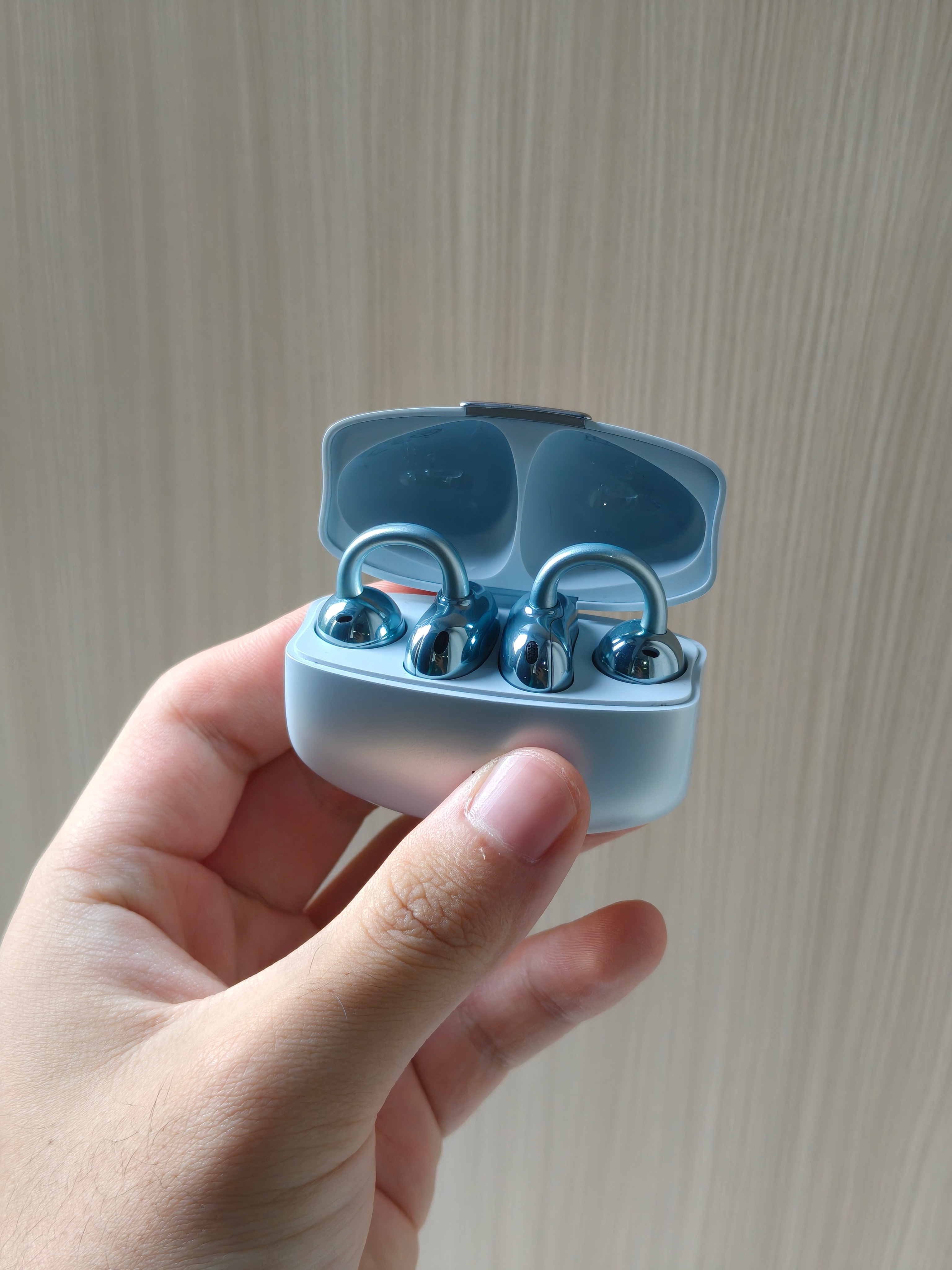 自从用过耳夹式耳机，再也不想用其他形态的耳机了…… ​​​